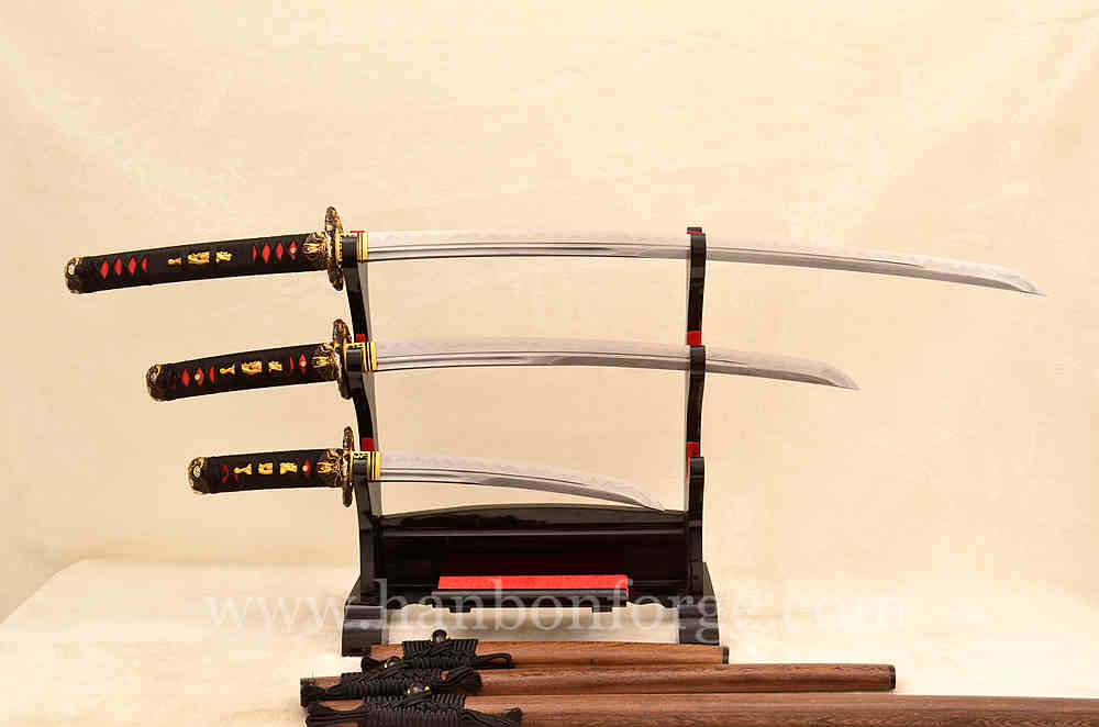katana and wakizashi
