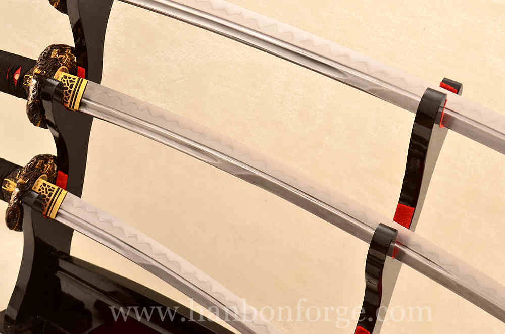 katana and wakizashi