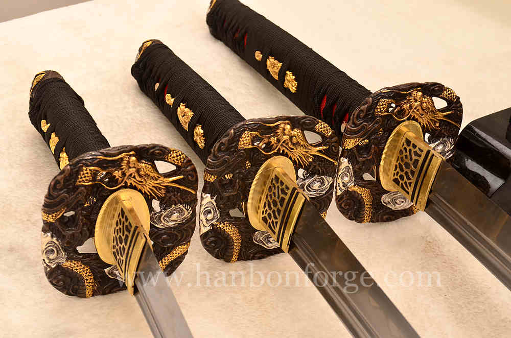 katana and wakizashi