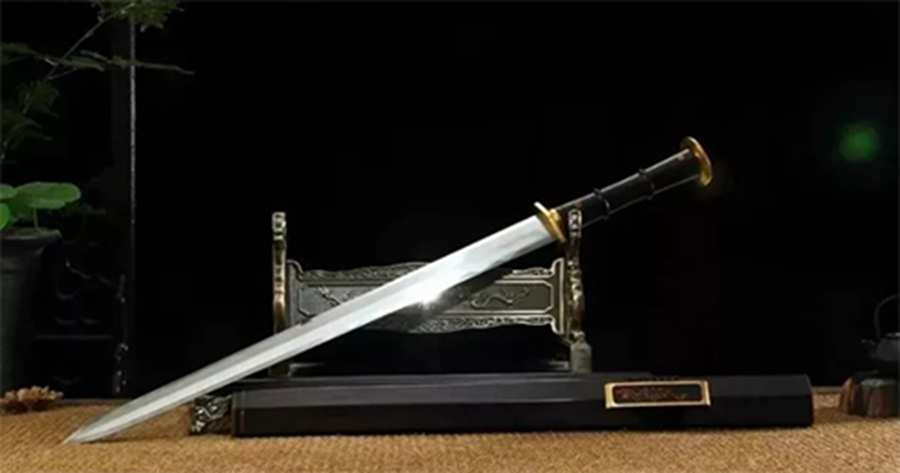 Traditional Chinese Jian sword with scabbard and fittings Traditional Chinese Jian sword with scabbard and fittings
