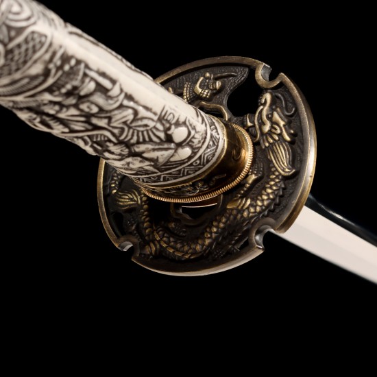 Hand-Forged T10 Steel Katana with Dragon Engraving, Mirror Polish & Dragon-Themed Fittings Hand-Forged T10 Steel Katana with Dragon Engraving, Mirror Polish & Dragon-Themed Fittings